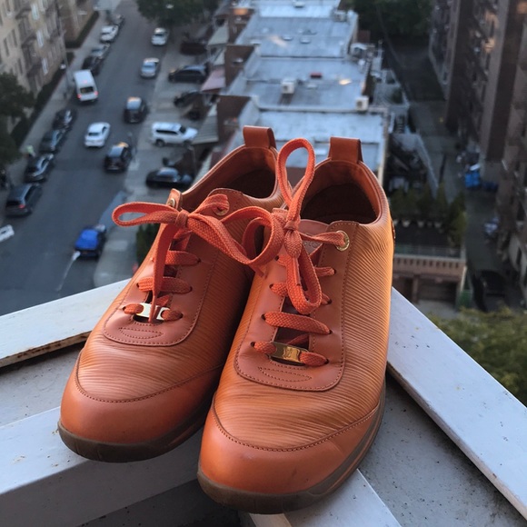 LOUIS VUITTON authentic sneakers great condition - Picture 1 of 4